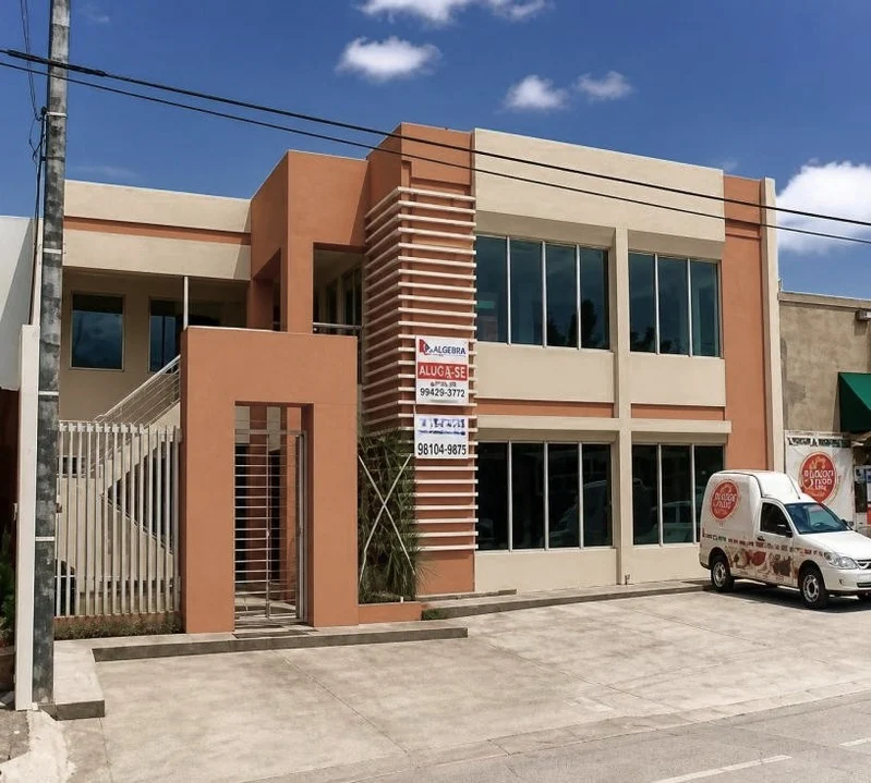 Construcción Plaza Comercial
